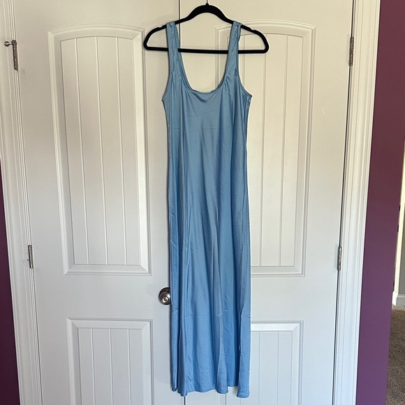 Stunning Satin Bright Blue Dress Size Small NEW W/ TAGS! - Picture 2 of 6